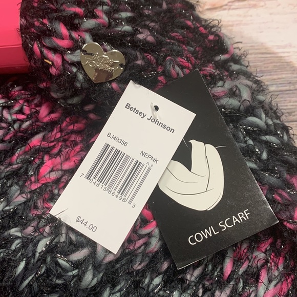 Betsey Johnson Cowl Scarf in Neon Pink • NWT! - Picture 5 of 9